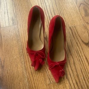 Alternatives Size 38 (7.5US) suede red heels